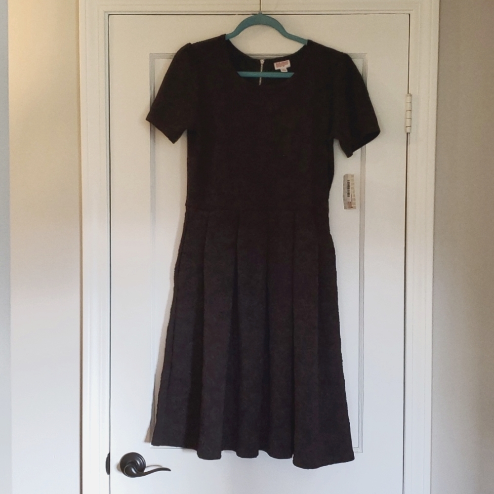 LuLaRoe Black Embossed Rose Floral Amelia Size XL NWT